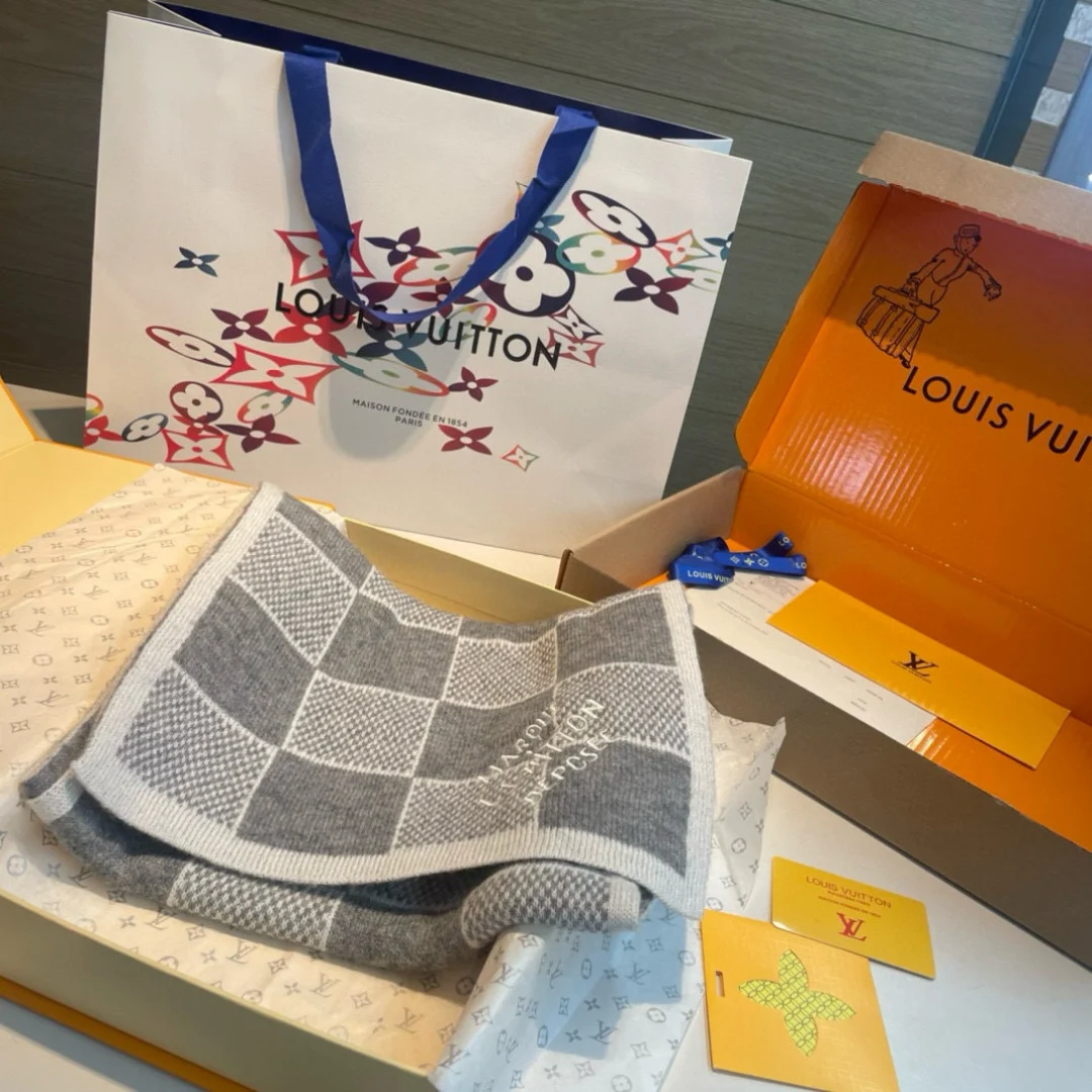 Louis Vuitton Scarf — Image 2