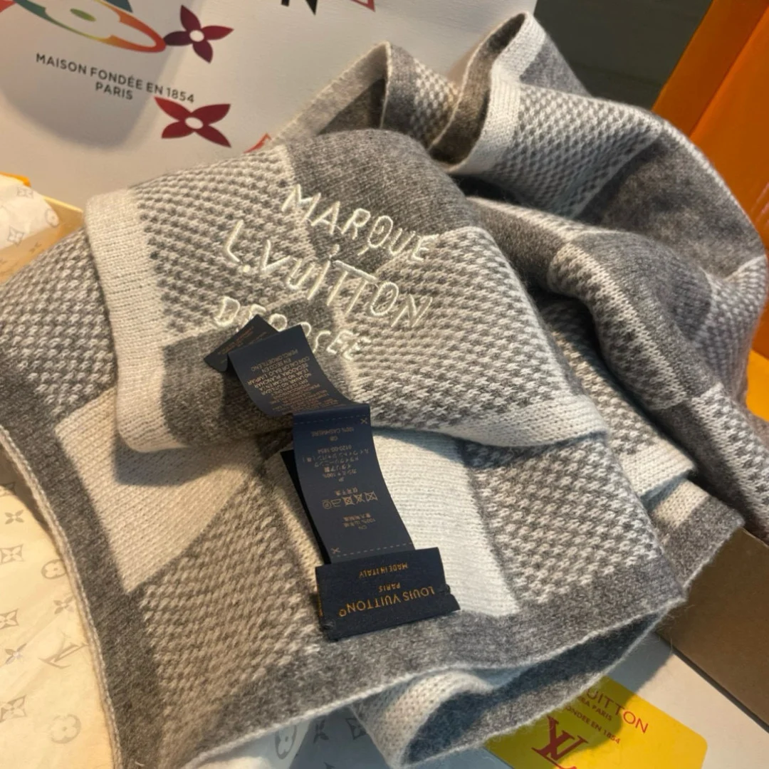 Louis Vuitton Scarf — Image 9