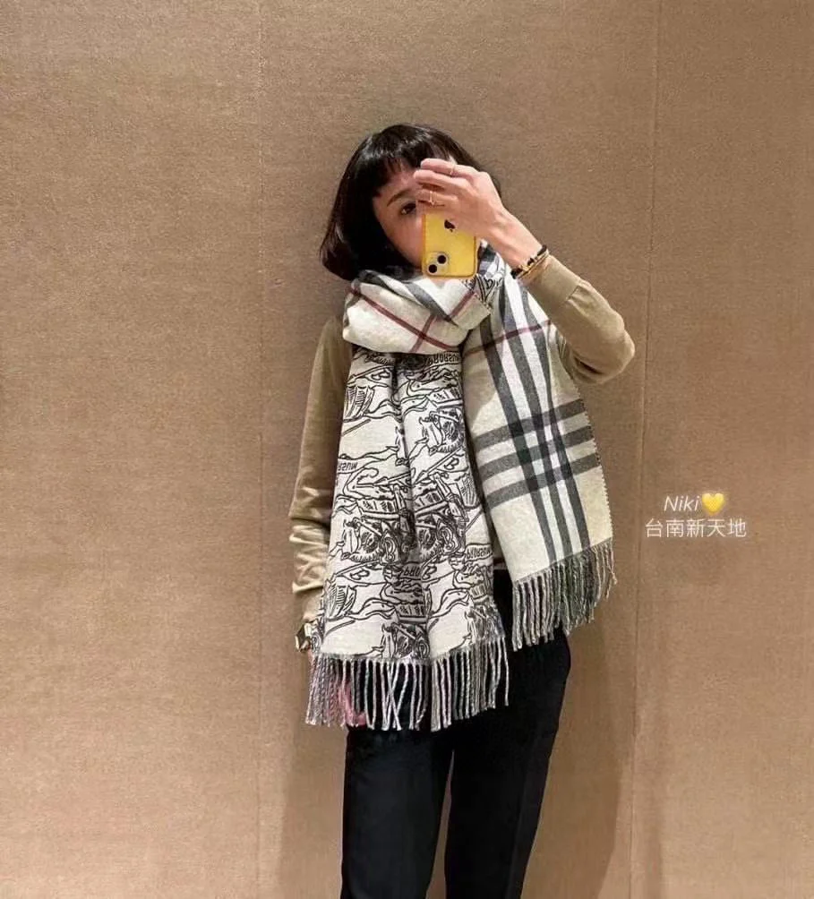 Burberry Scarf — Image 3