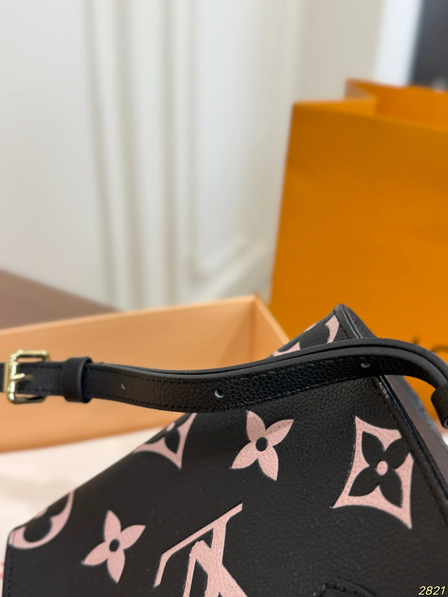 Louis Vuitton OnTheGo Mini Tote Bag — Image 6