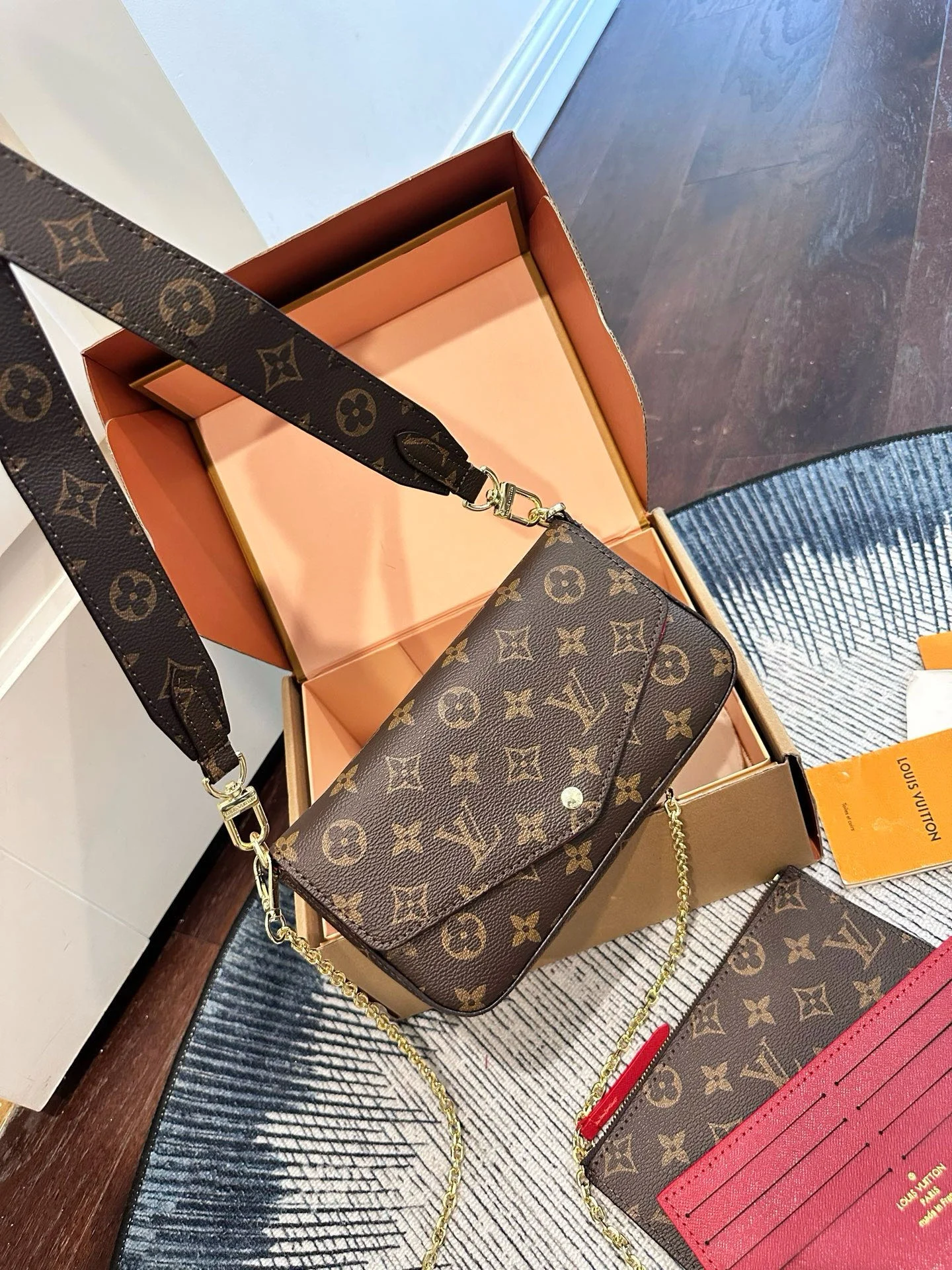 Louis Vuitton Handbag — Image 6