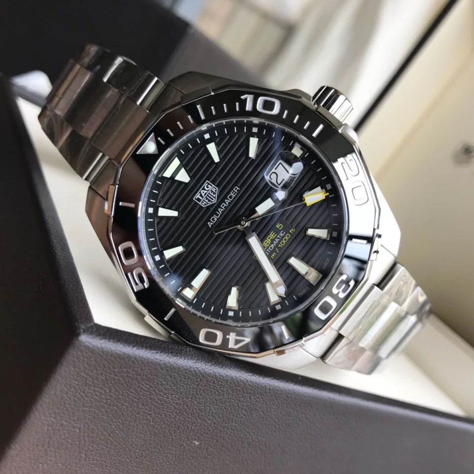 TAG Heuer Aquaracer Watch 43 mm — Image 9
